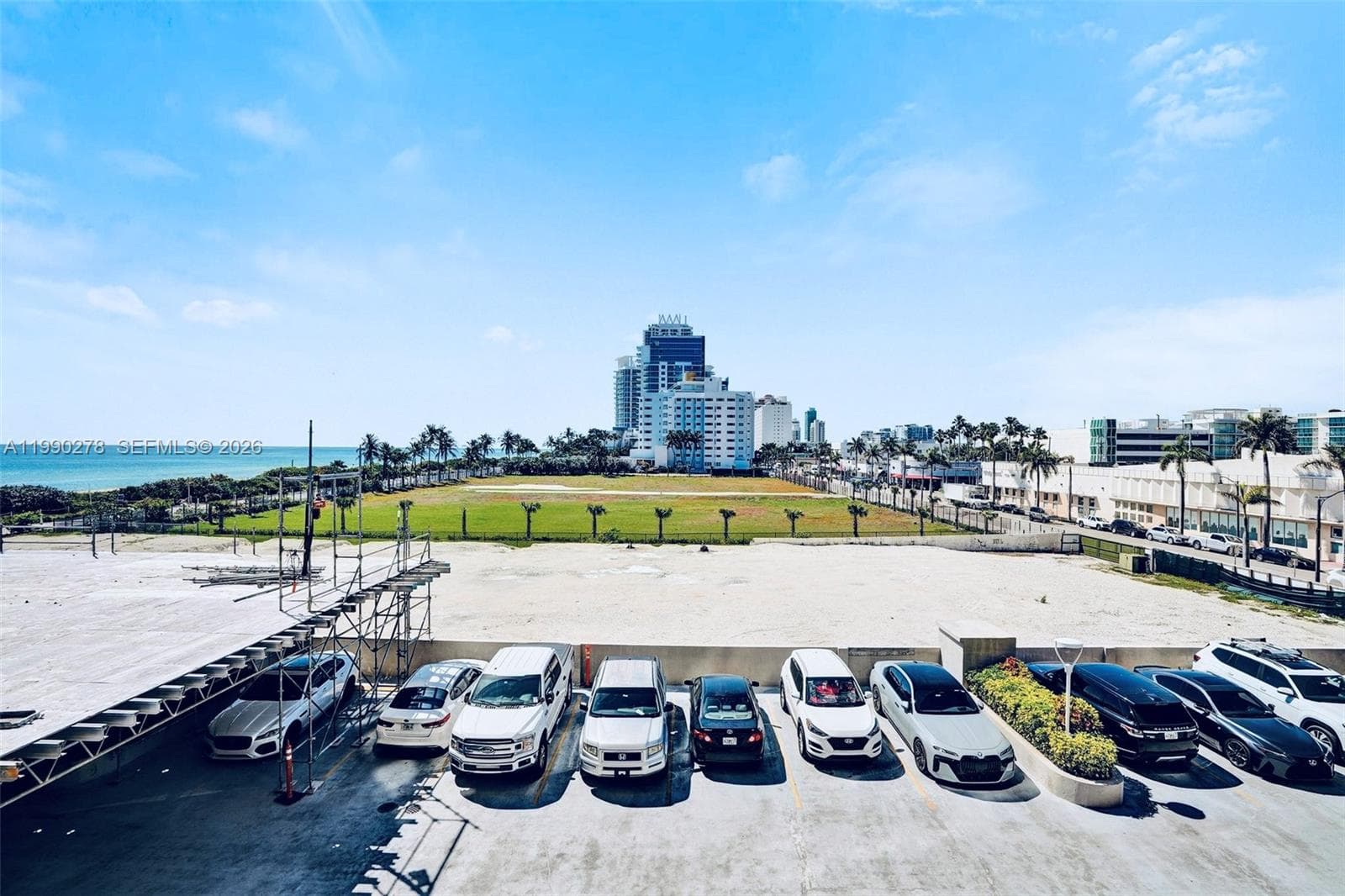 A11990278 — Miami Beach — 18