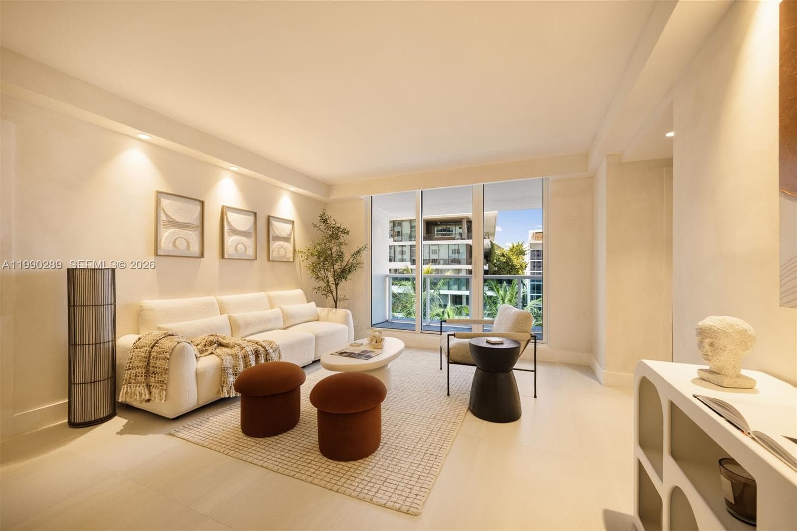 A11990289 — Miami Beach