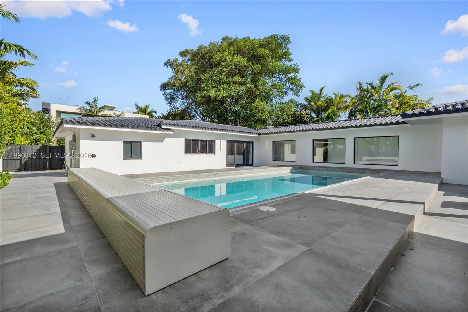 A11990312 — Miami Beach — 43