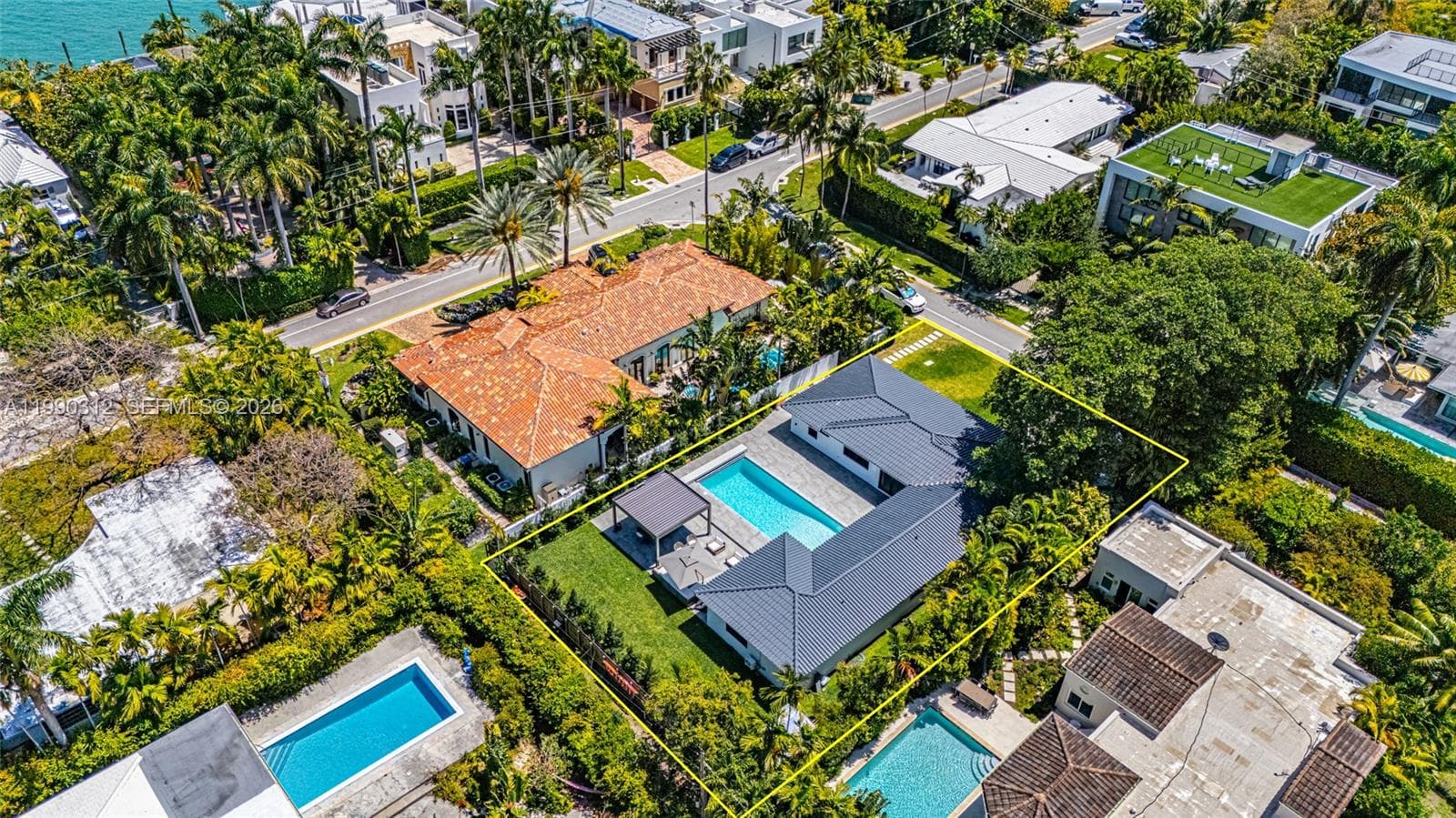 A11990312 — Miami Beach — 55