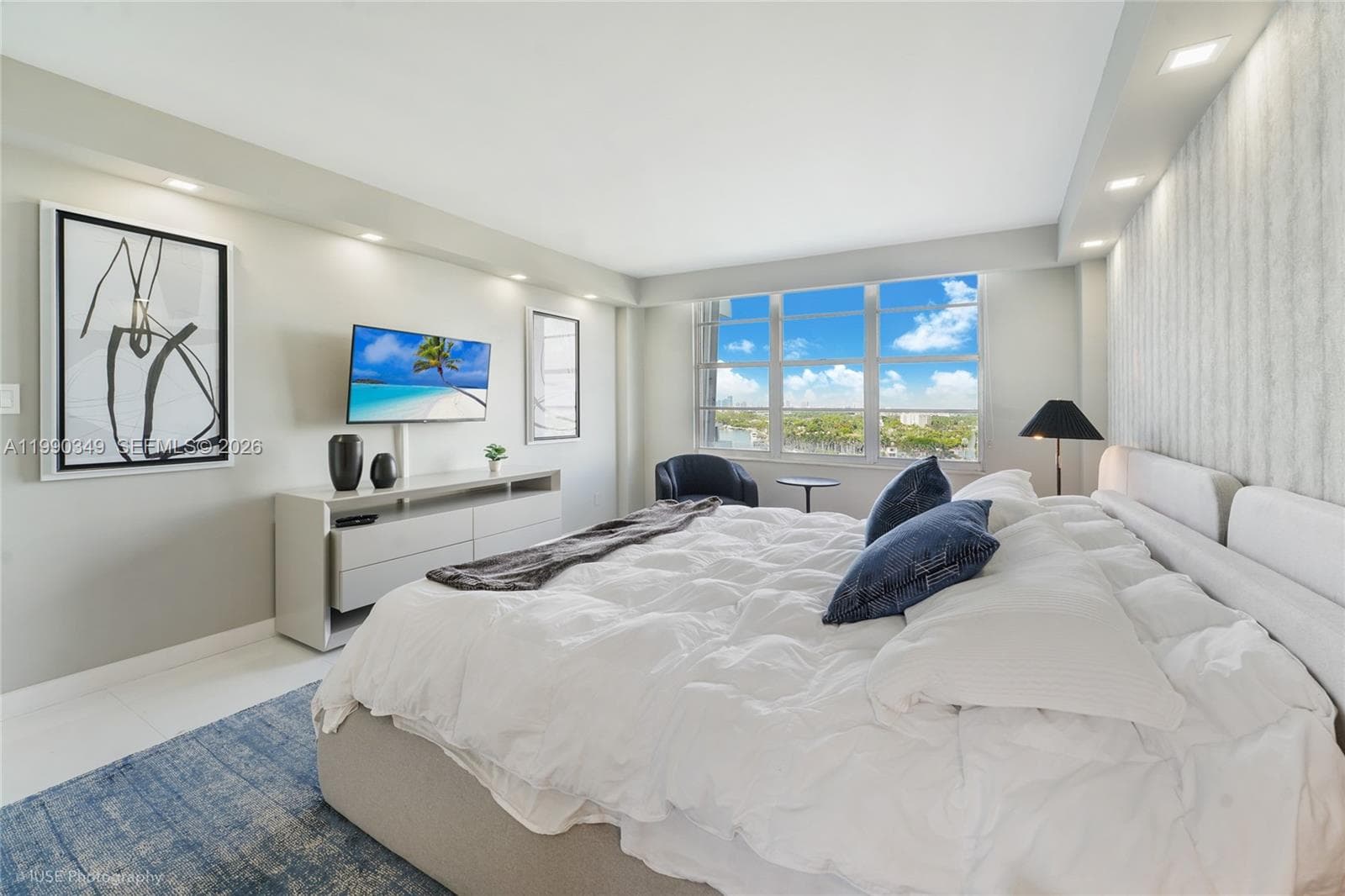 A11990349 — Miami Beach — 13