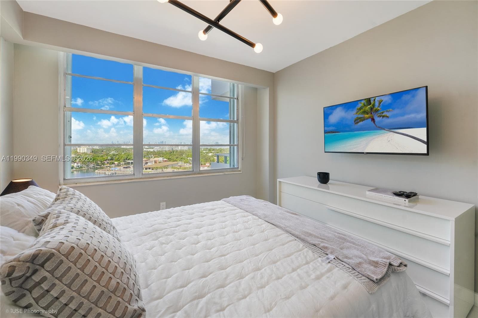A11990349 — Miami Beach — 22