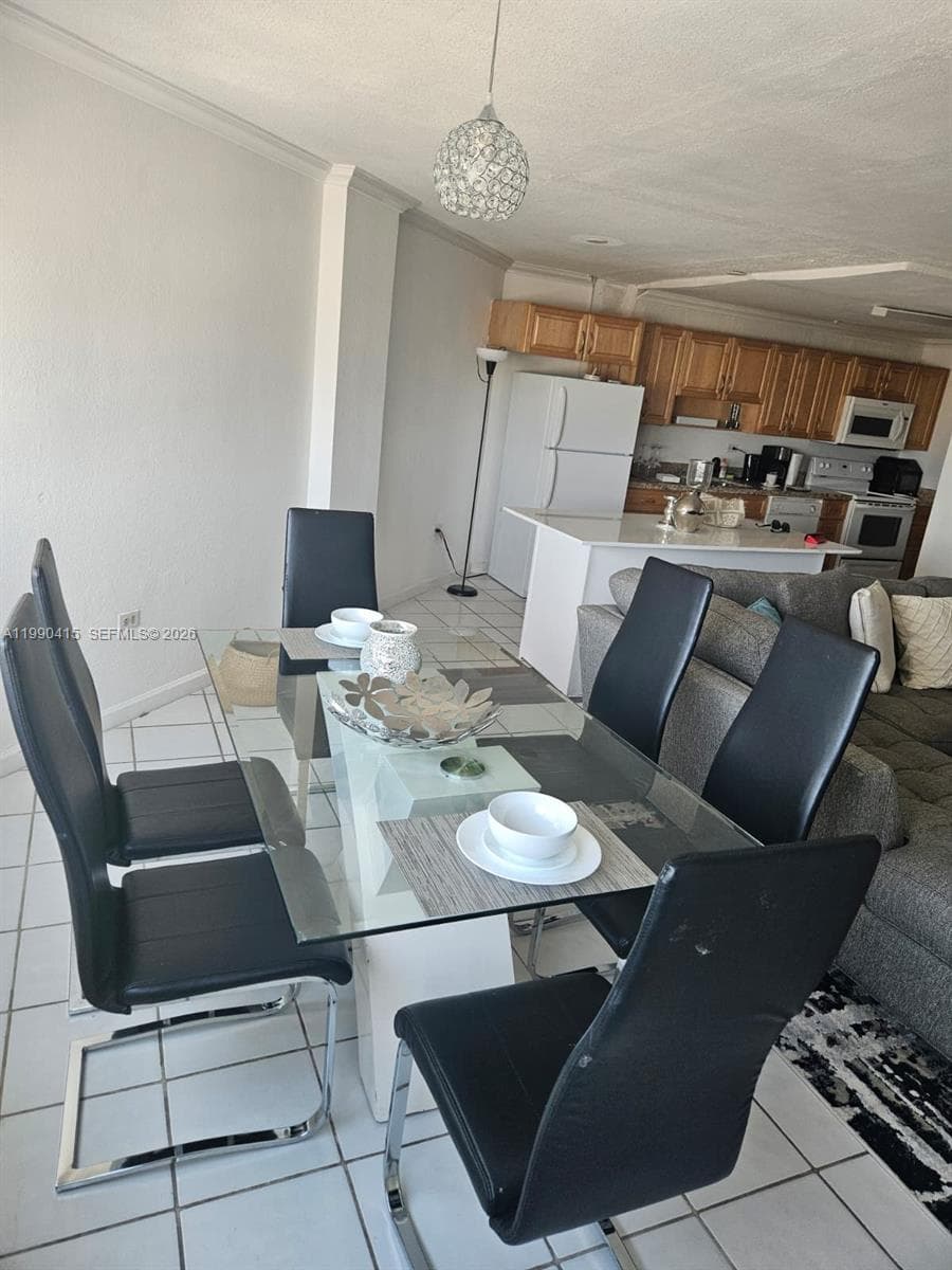 A11990415 — Miami Beach — 26