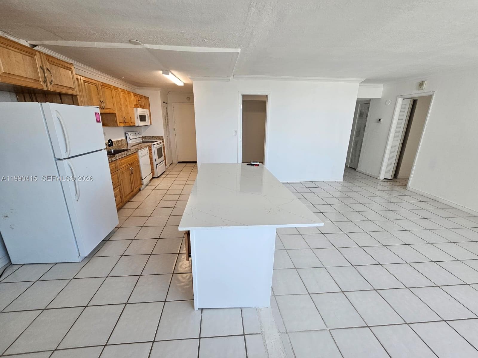 A11990415 — Miami Beach — 10