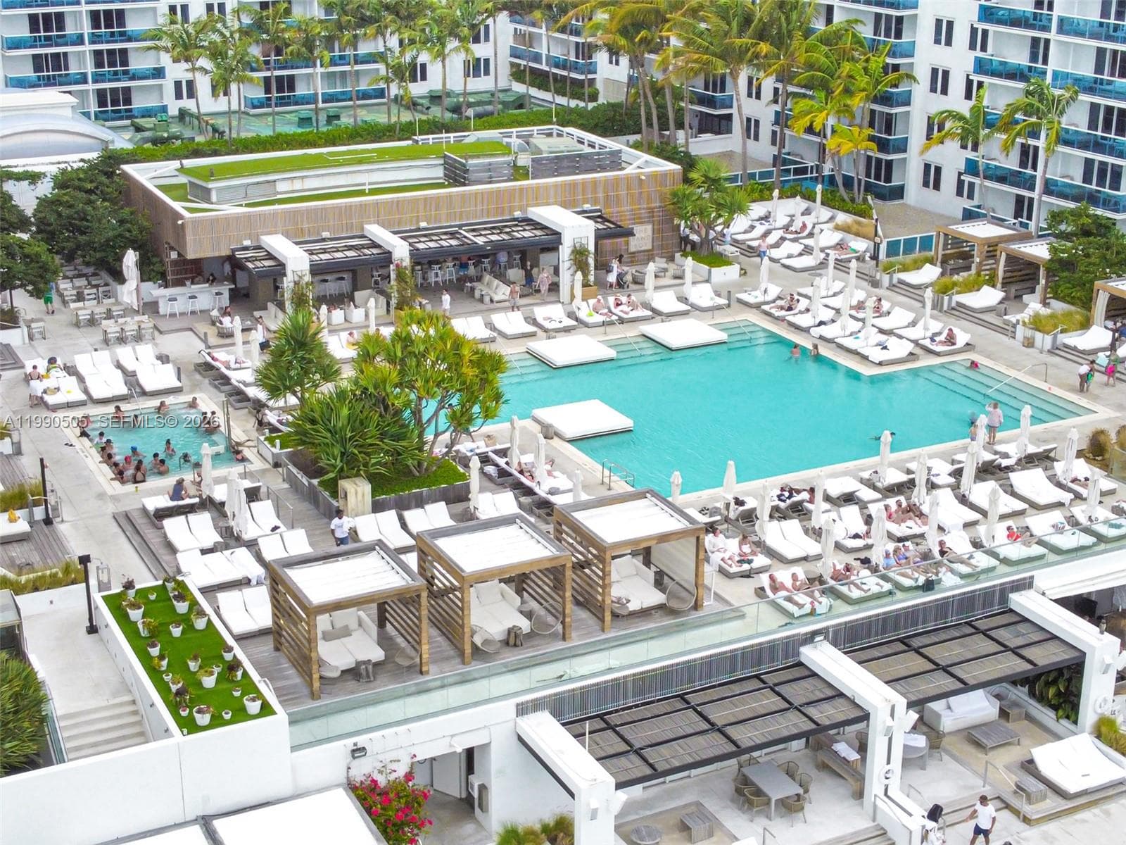 A11990505 — Miami Beach — 24