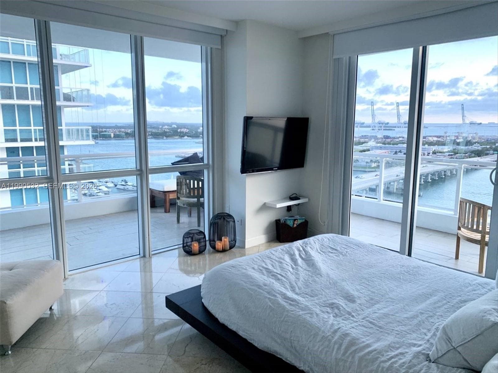 A11990532 — Miami Beach — 16