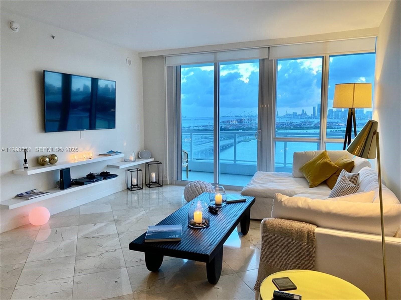 A11990532 — Miami Beach — 11