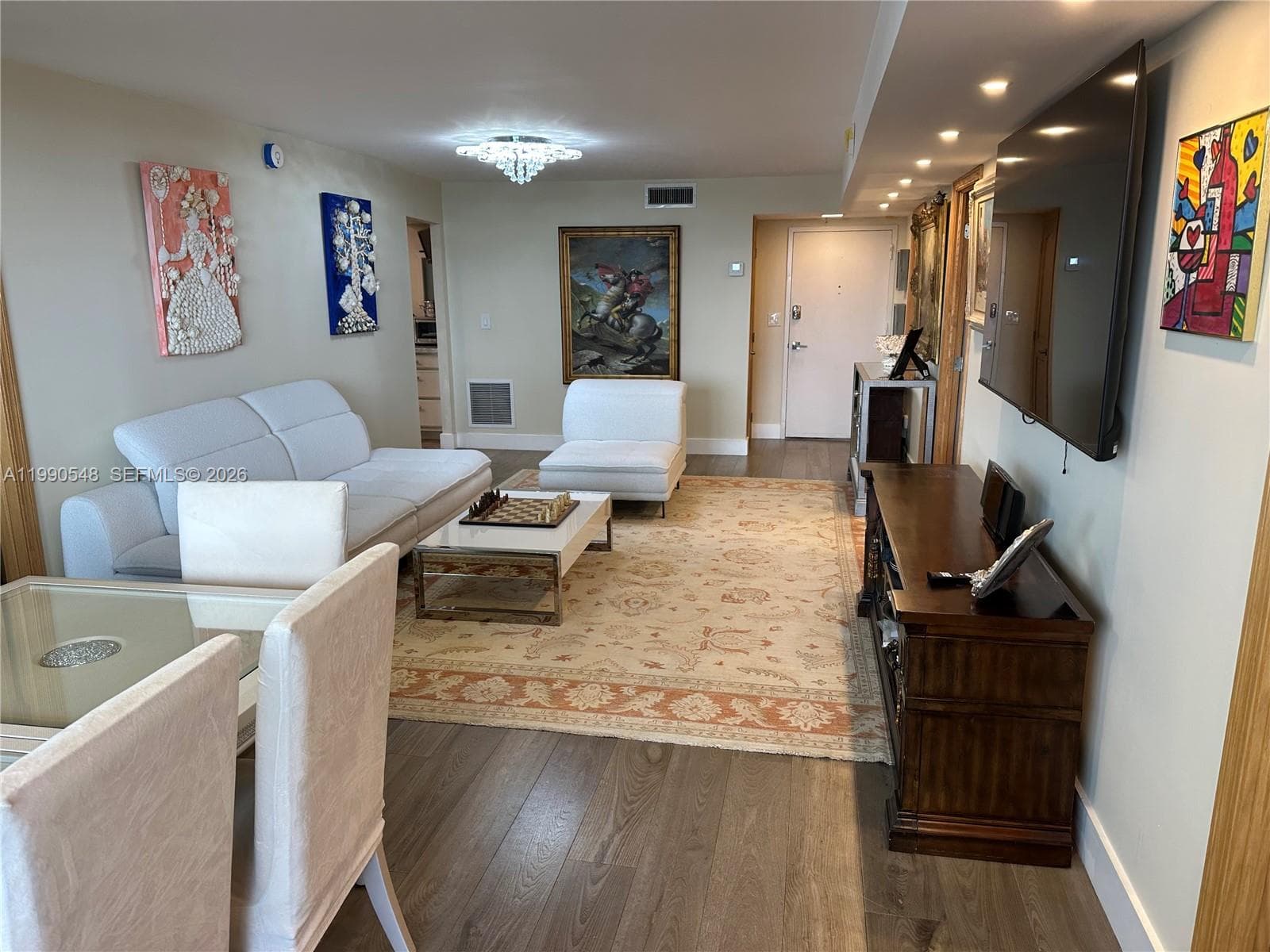 A11990548 — Miami Beach — 19