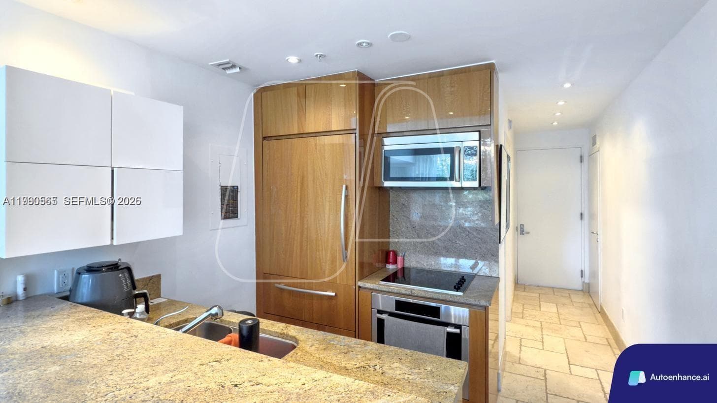 A11990565 — Miami Beach — 8