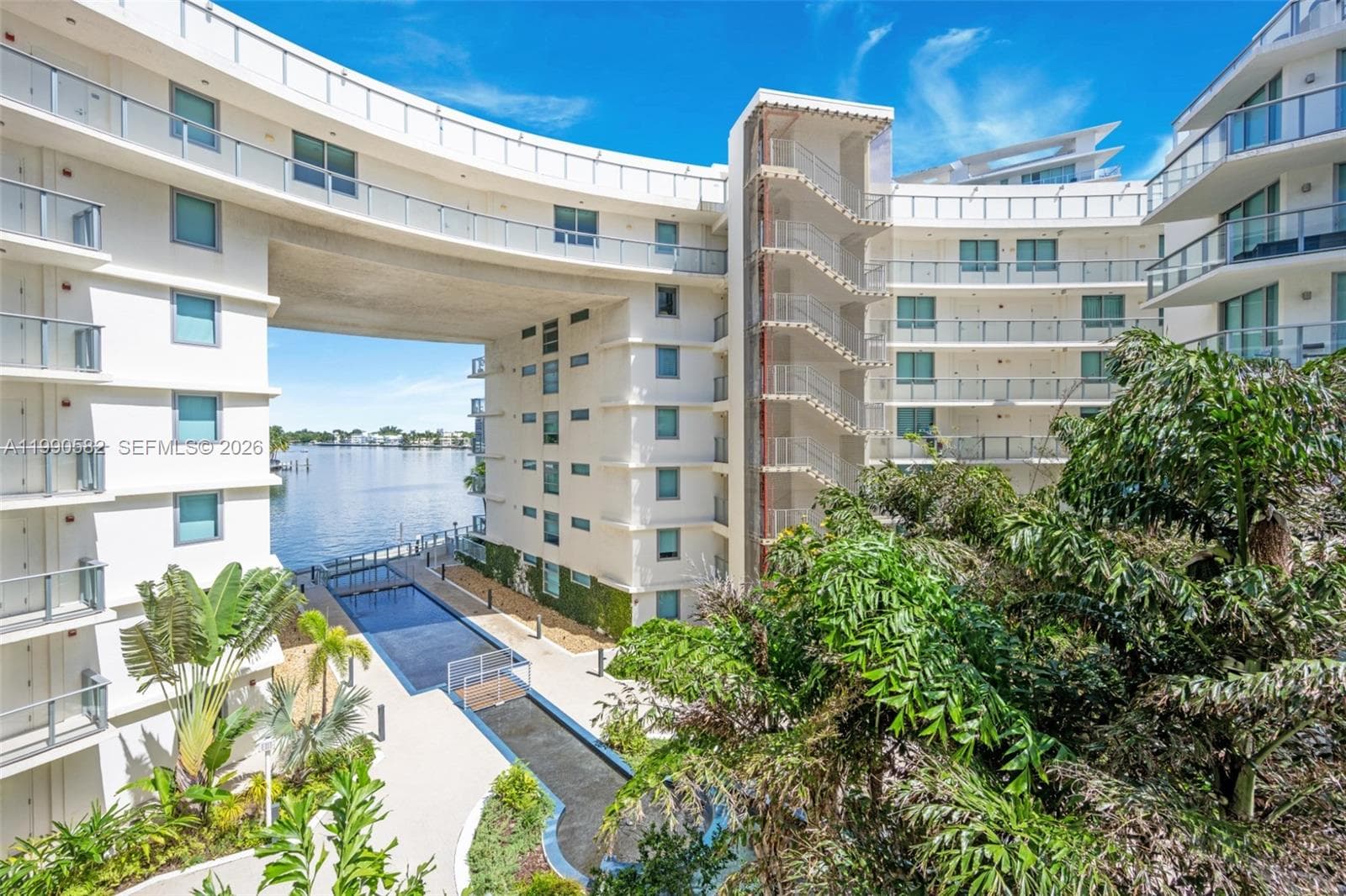 A11990582 — Miami Beach — 2