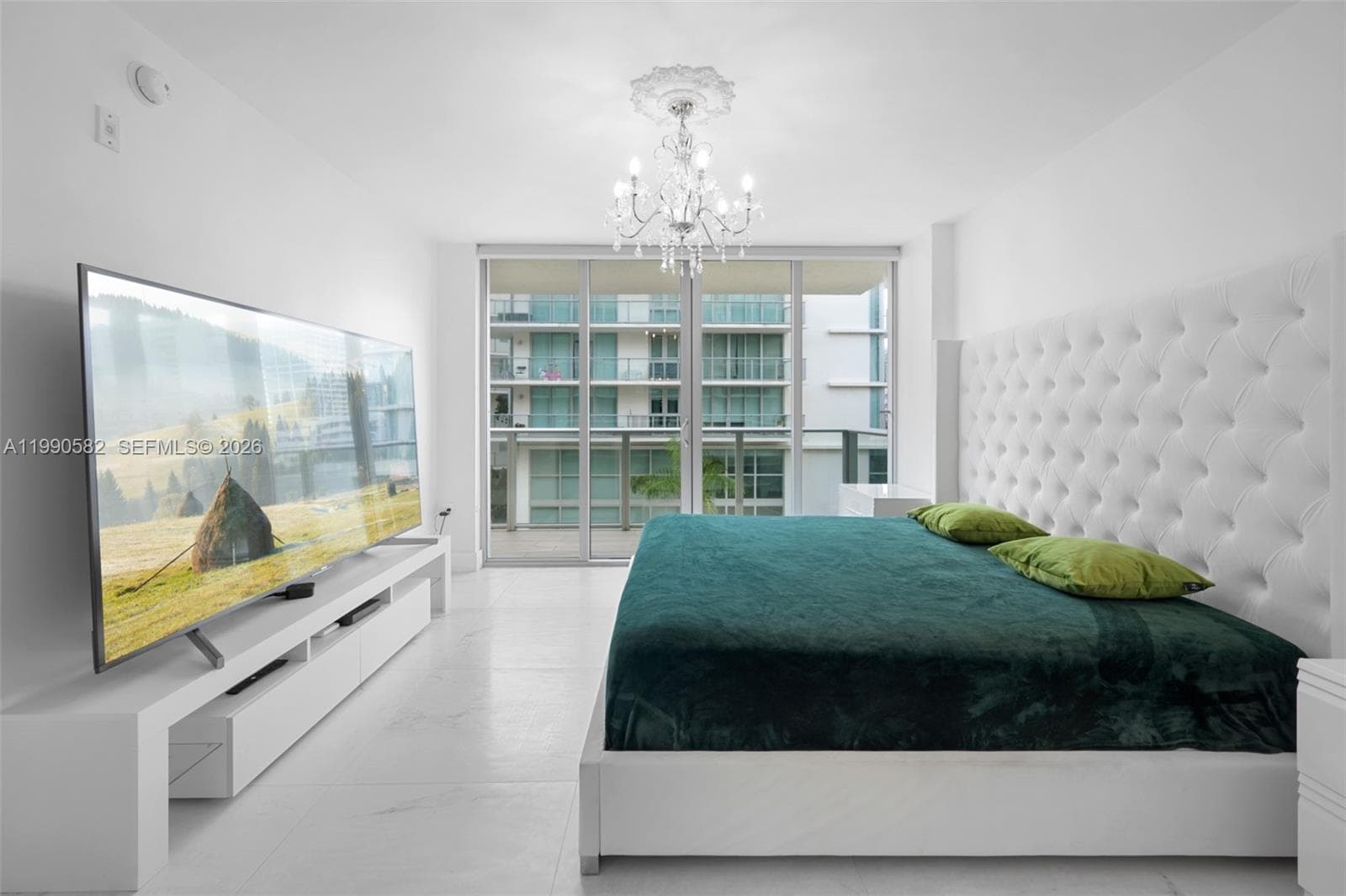 A11990582 — Miami Beach — 13