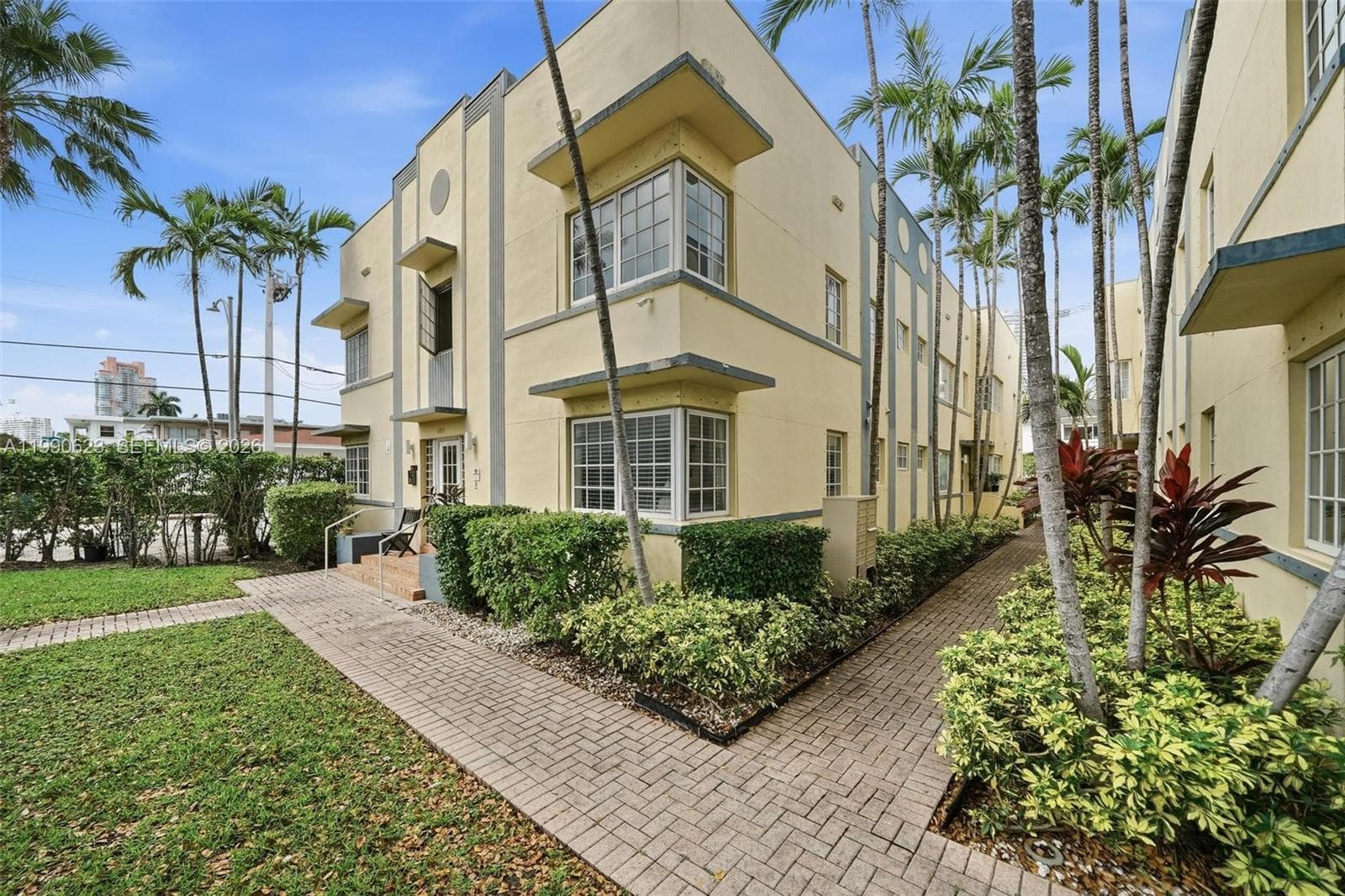 A11990623 — Miami Beach — 21