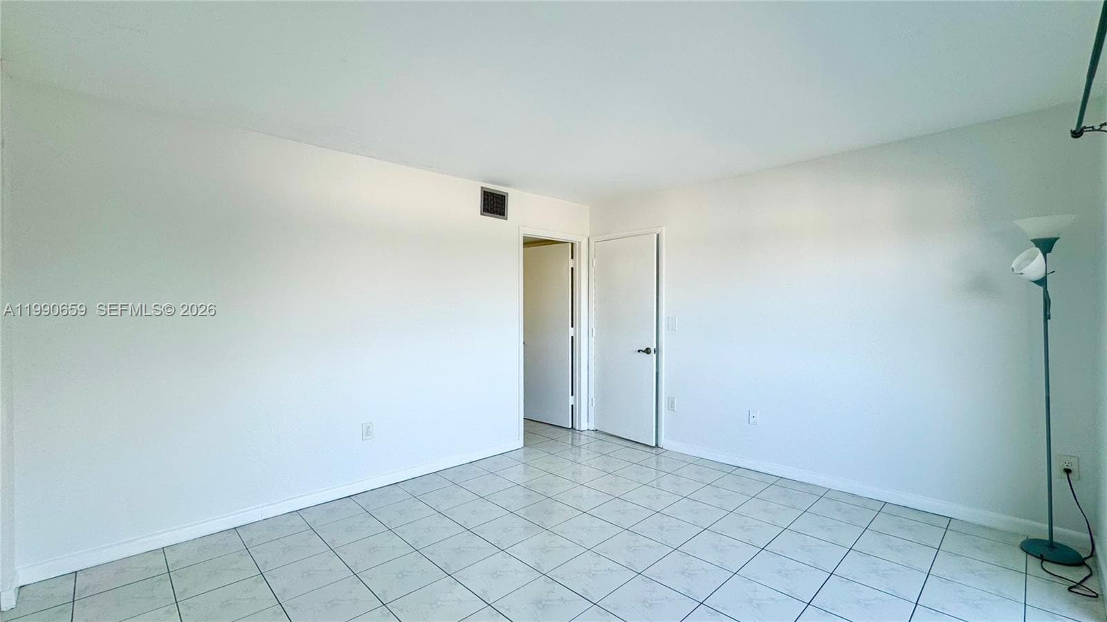 A11990659 — Miami Beach — 11