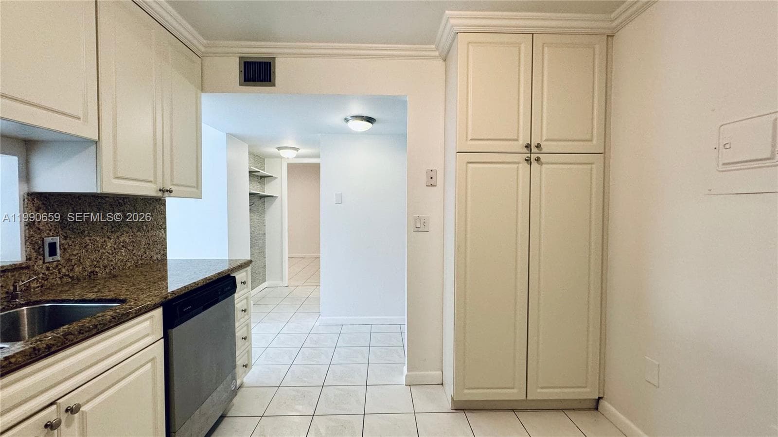 A11990659 — Miami Beach — 19