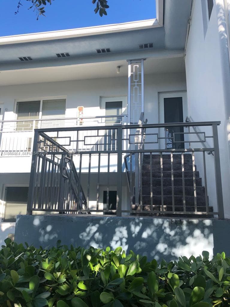 A11990864 — Miami Beach — 2