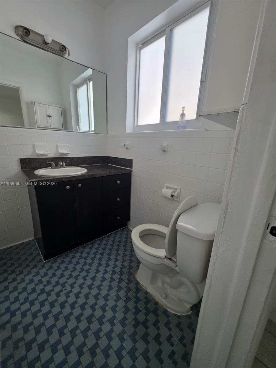 A11990864 — Miami Beach — 13