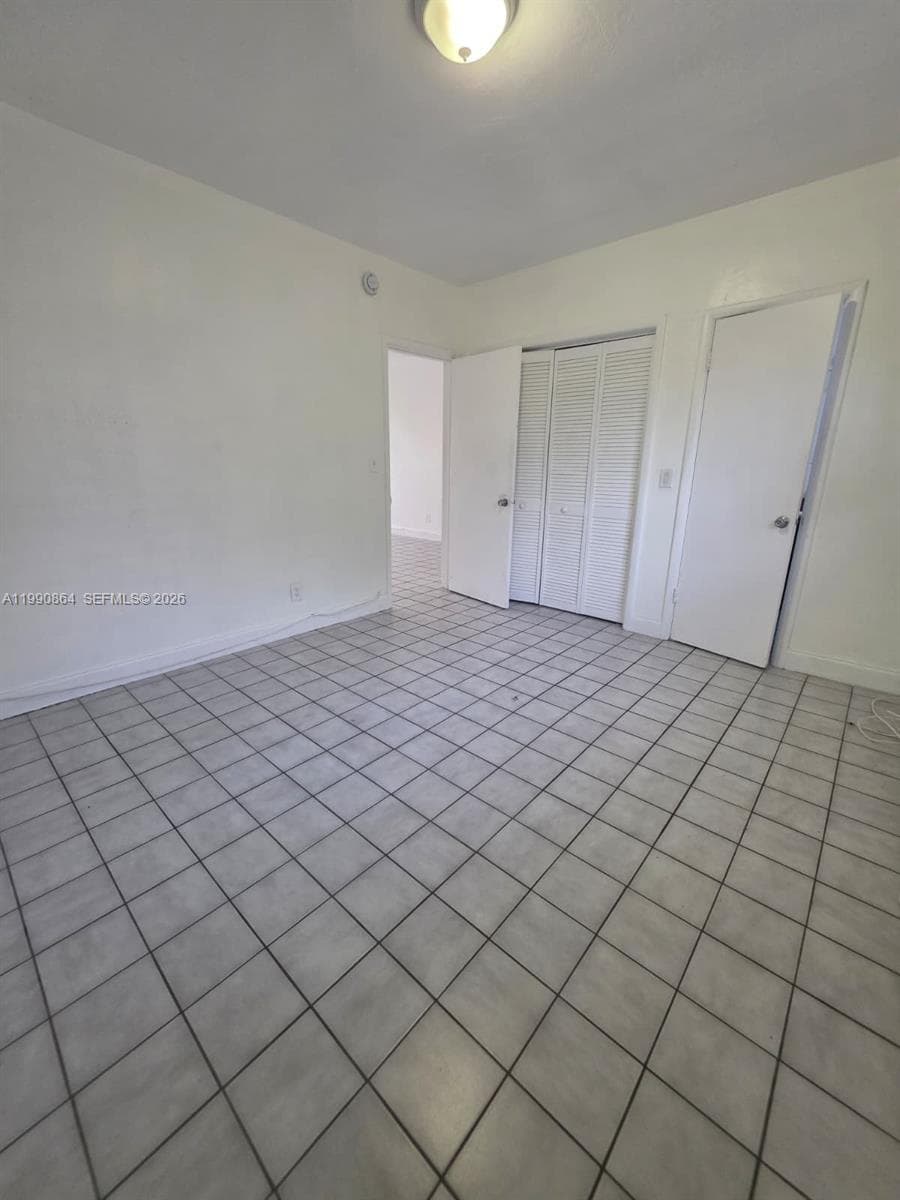 A11990864 — Miami Beach — 9