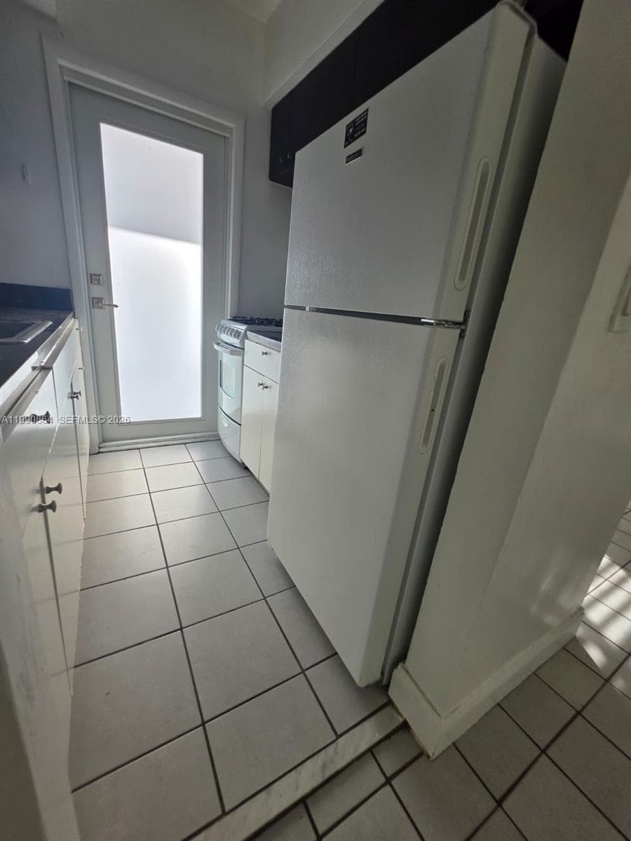 A11990864 — Miami Beach — 8
