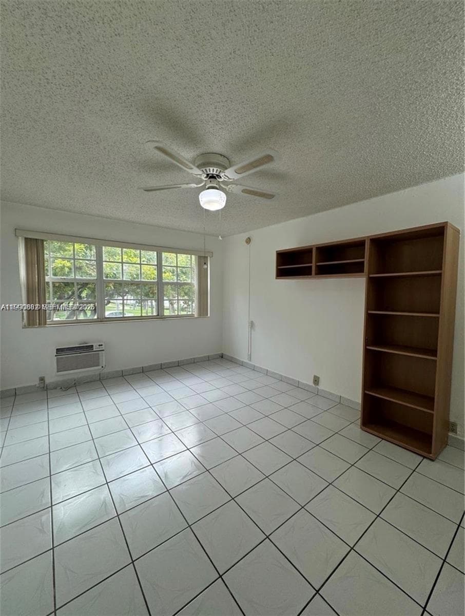 A11990882 — Miami Beach — 6