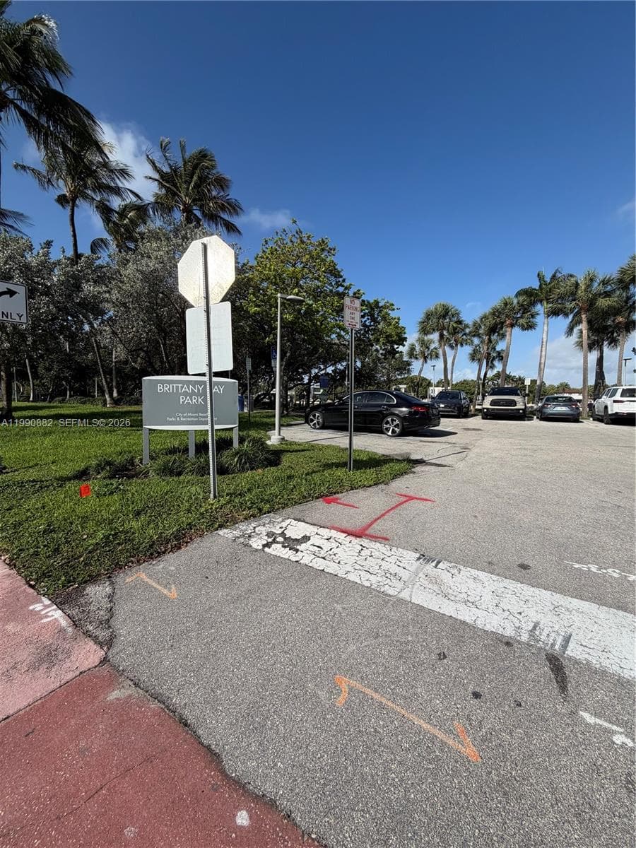 A11990882 — Miami Beach — 17