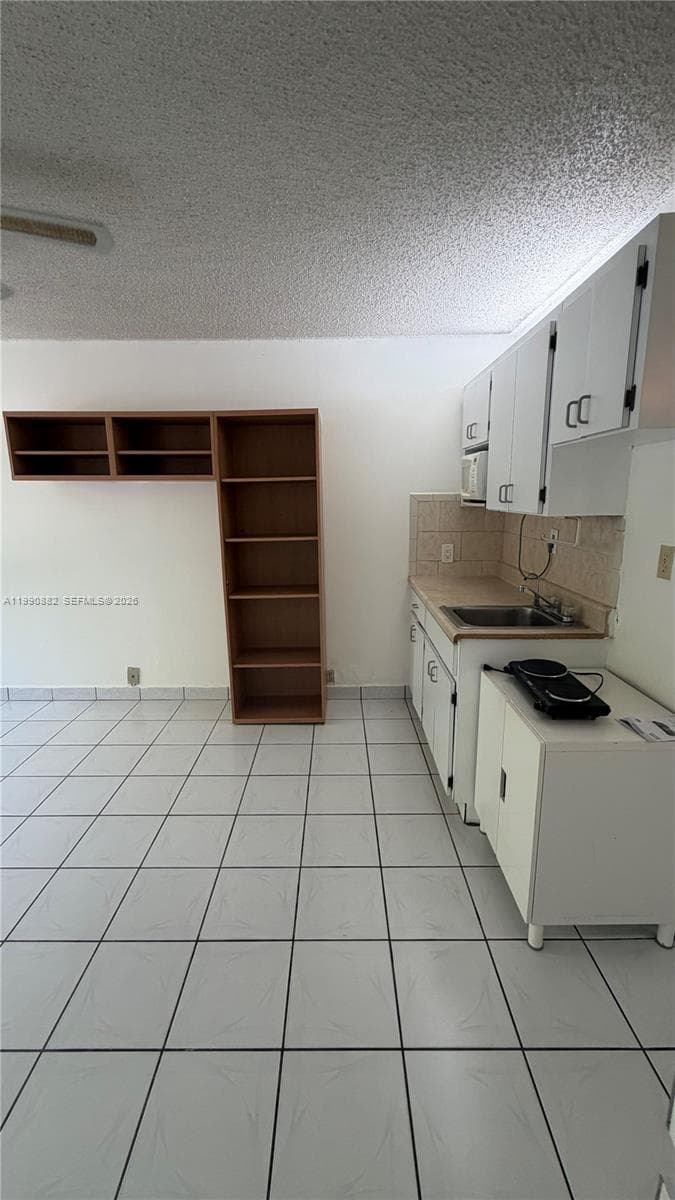 A11990882 — Miami Beach — 12