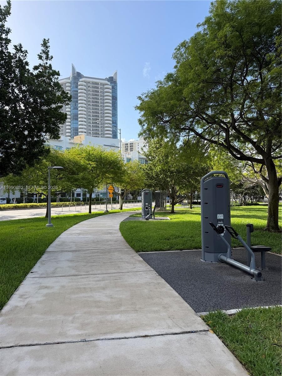 A11990882 — Miami Beach — 22