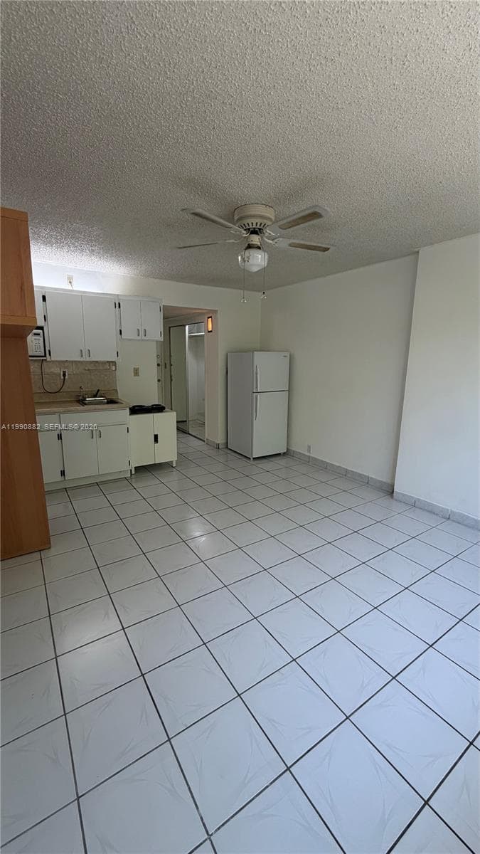 A11990882 — Miami Beach — 7