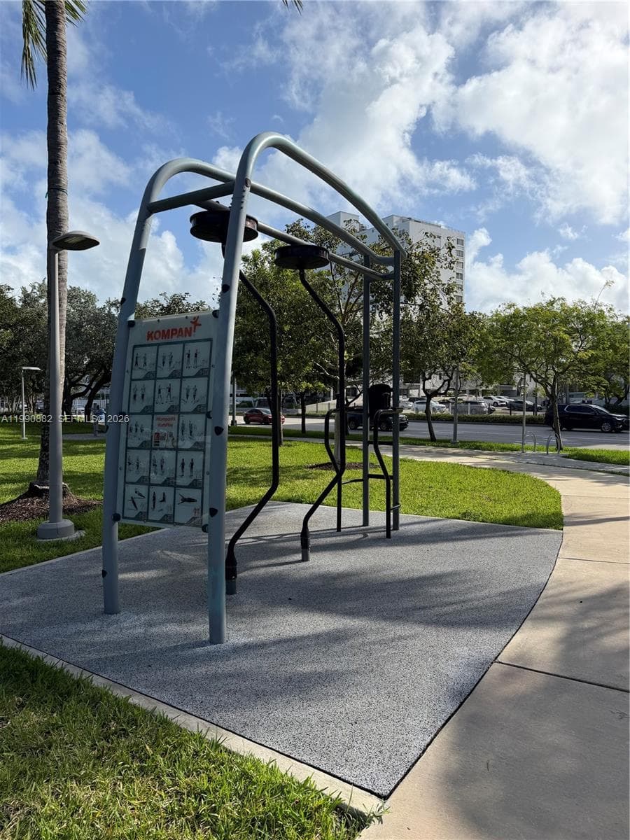 A11990882 — Miami Beach — 20