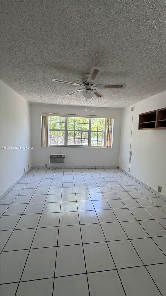A11990882 — Miami Beach — 9