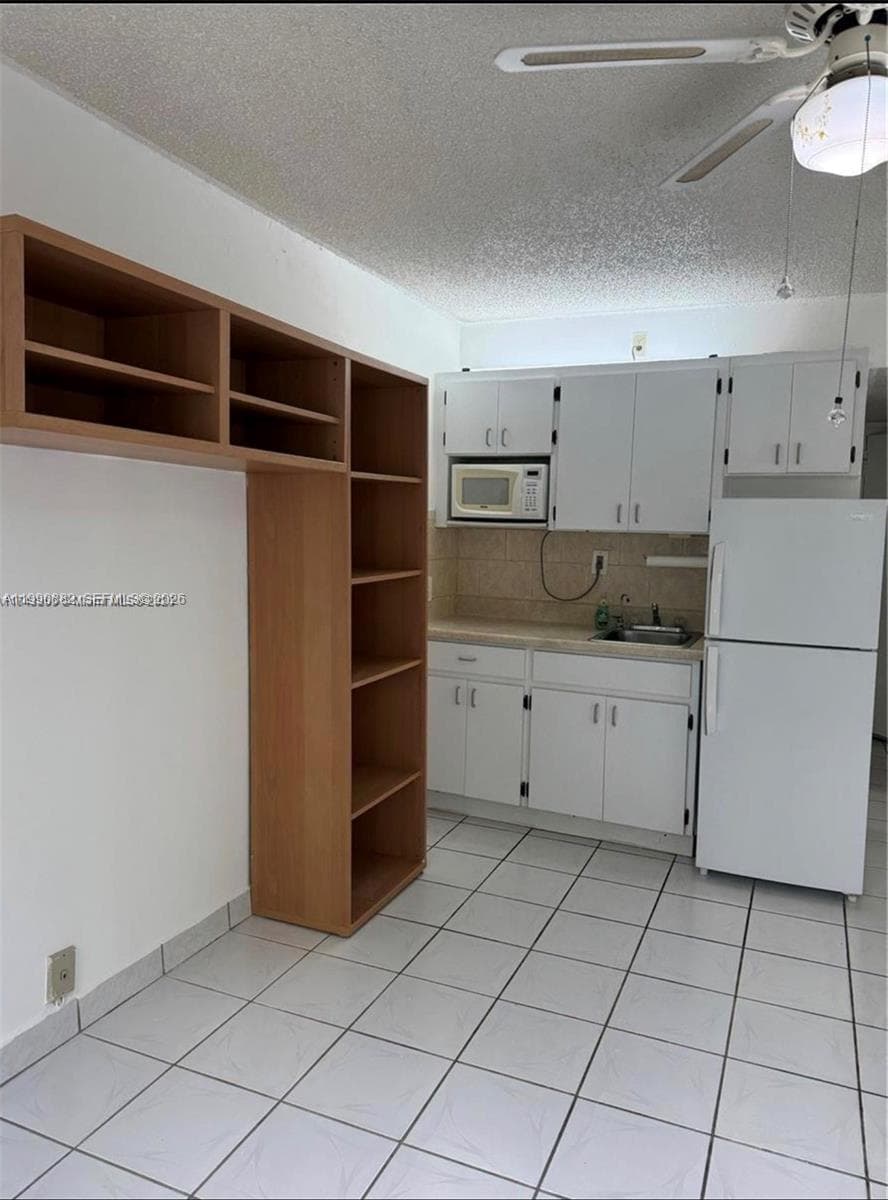 A11990882 — Miami Beach — 4