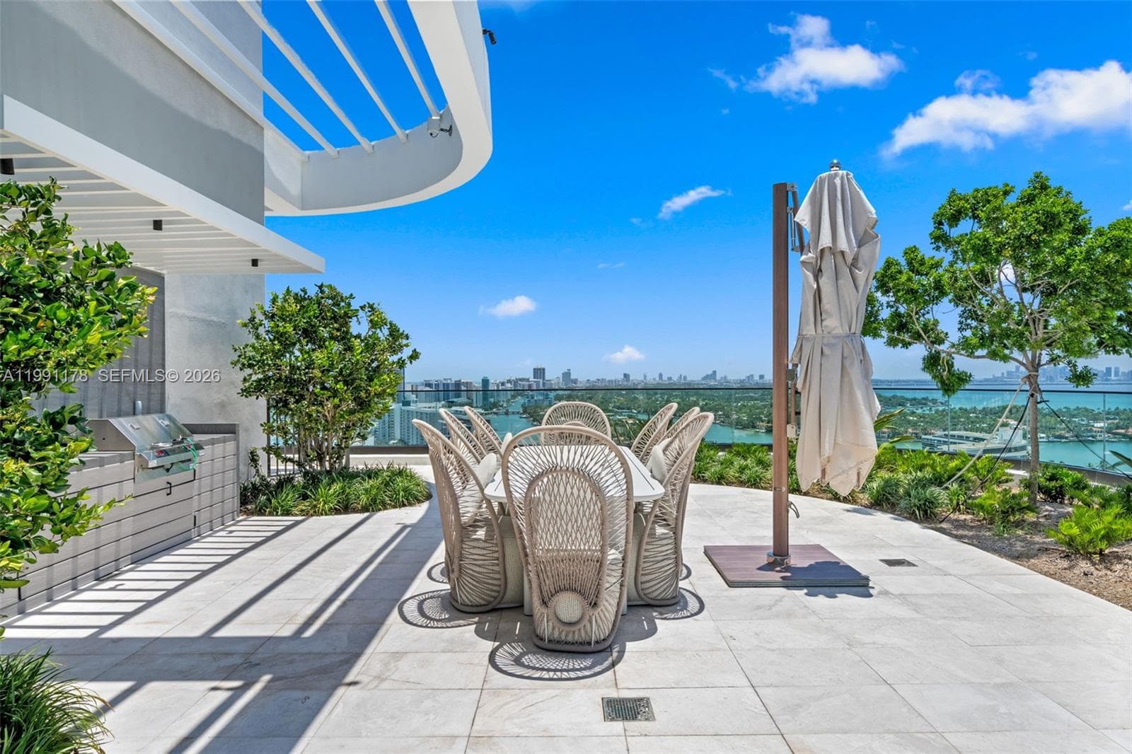 A11991178 — Miami Beach — 47