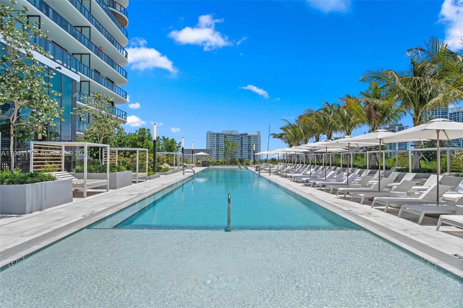 A11991178 — Miami Beach — 26