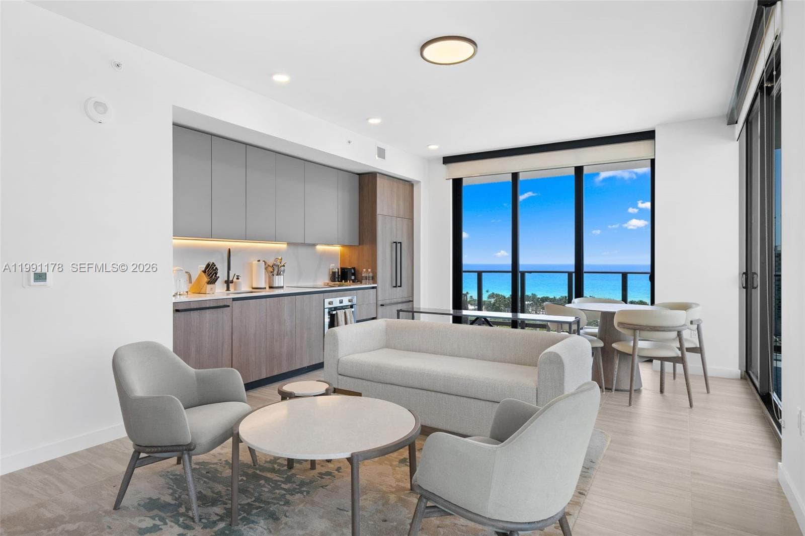 A11991178 — Miami Beach — 3