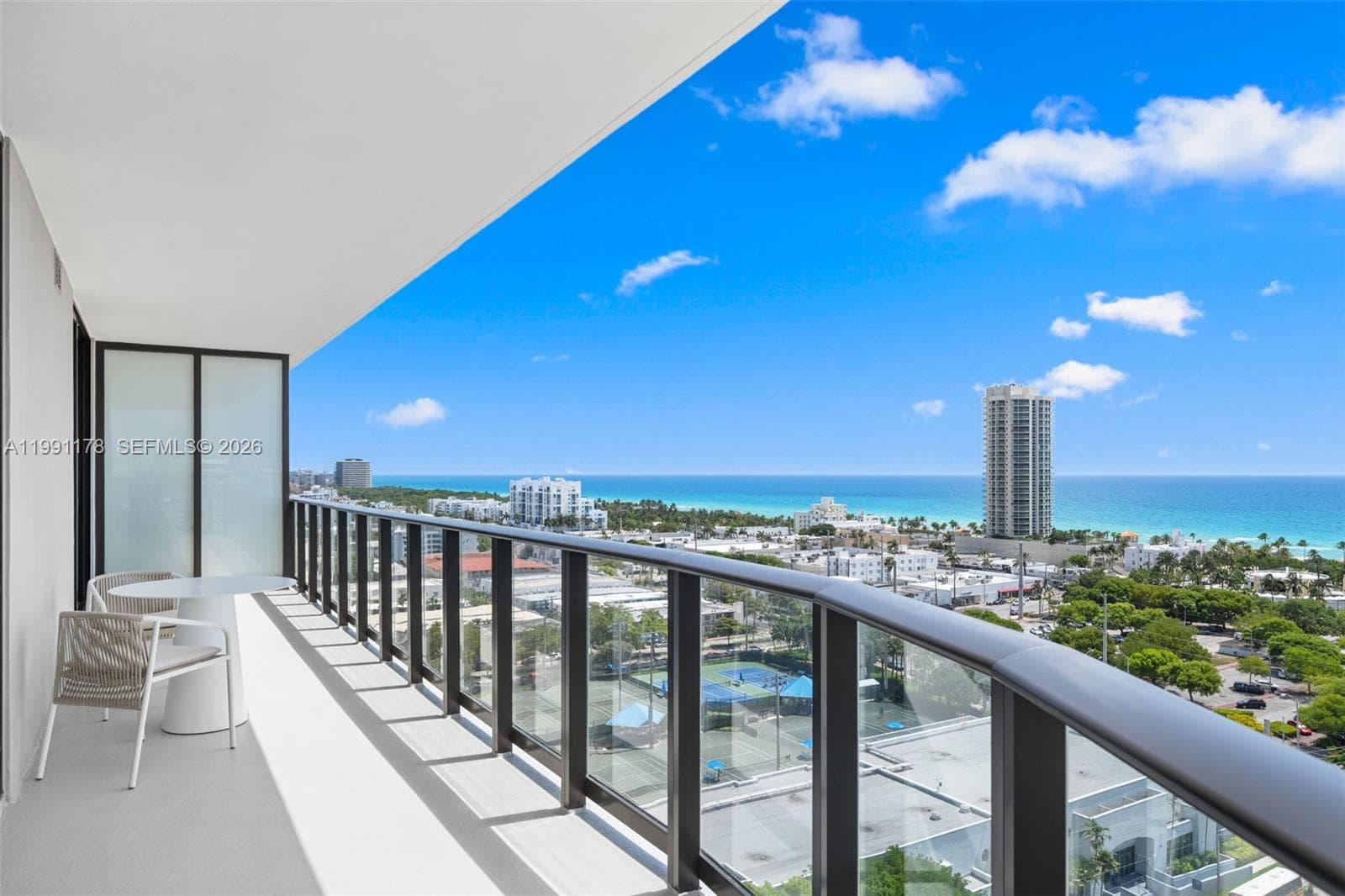 A11991178 — Miami Beach