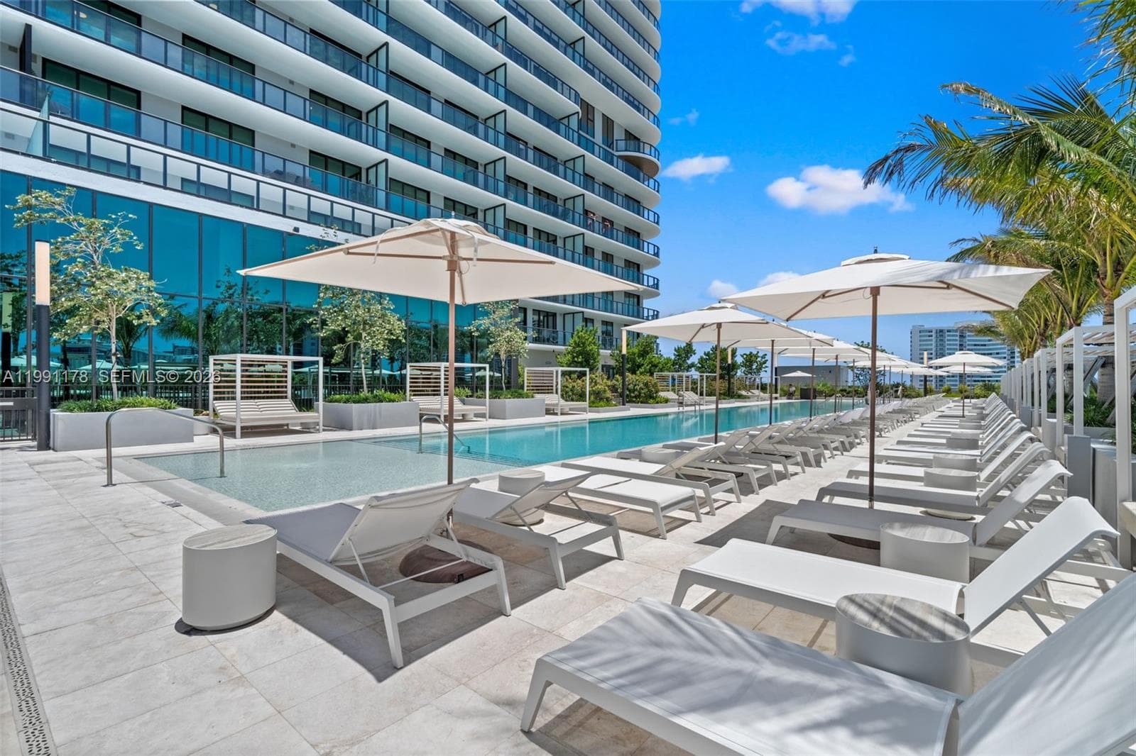 A11991178 — Miami Beach — 34