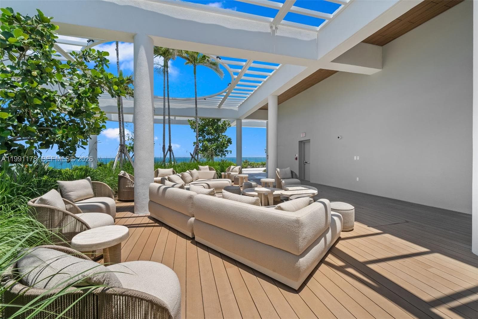 A11991178 — Miami Beach — 51