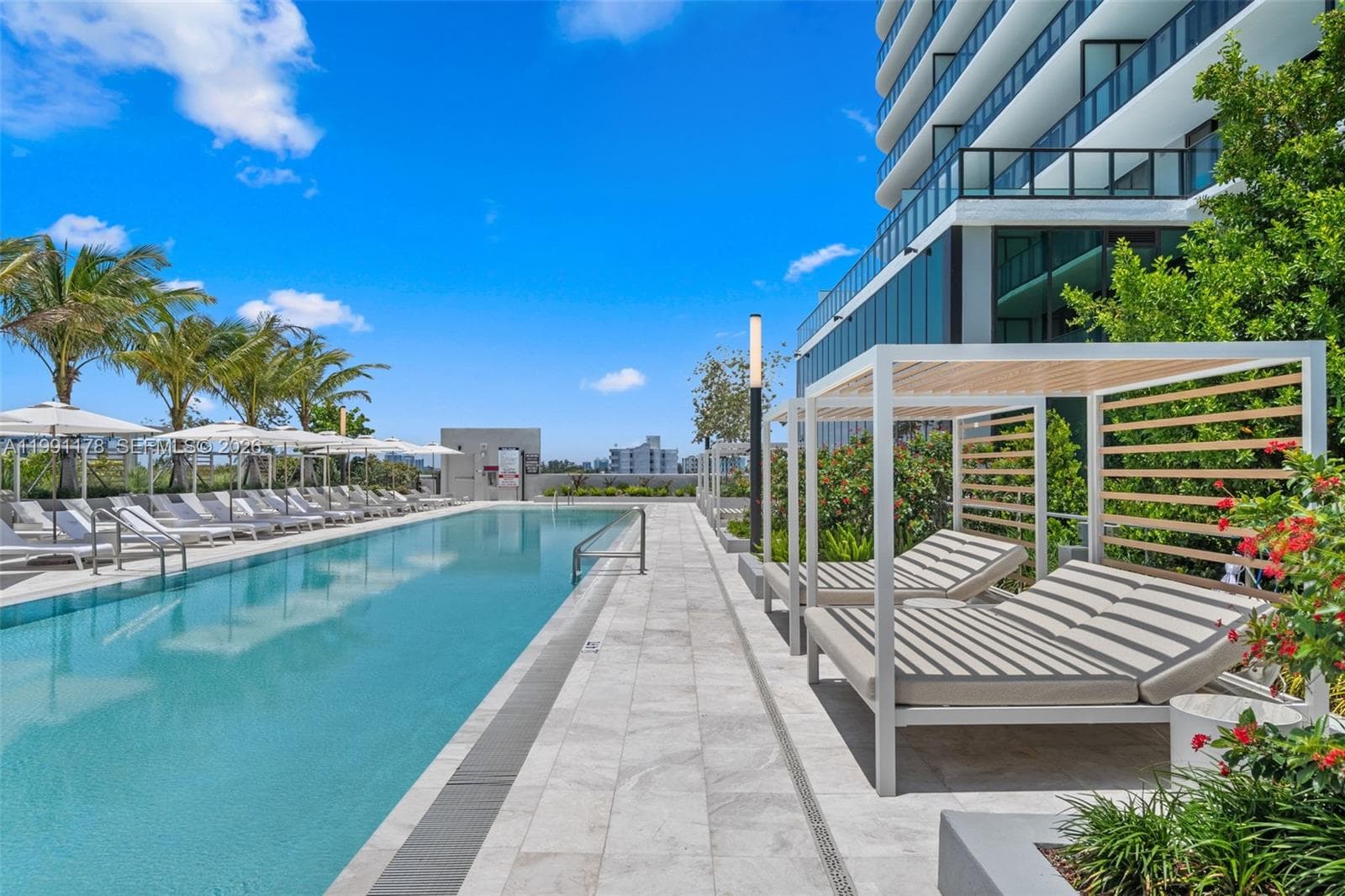 A11991178 — Miami Beach — 31