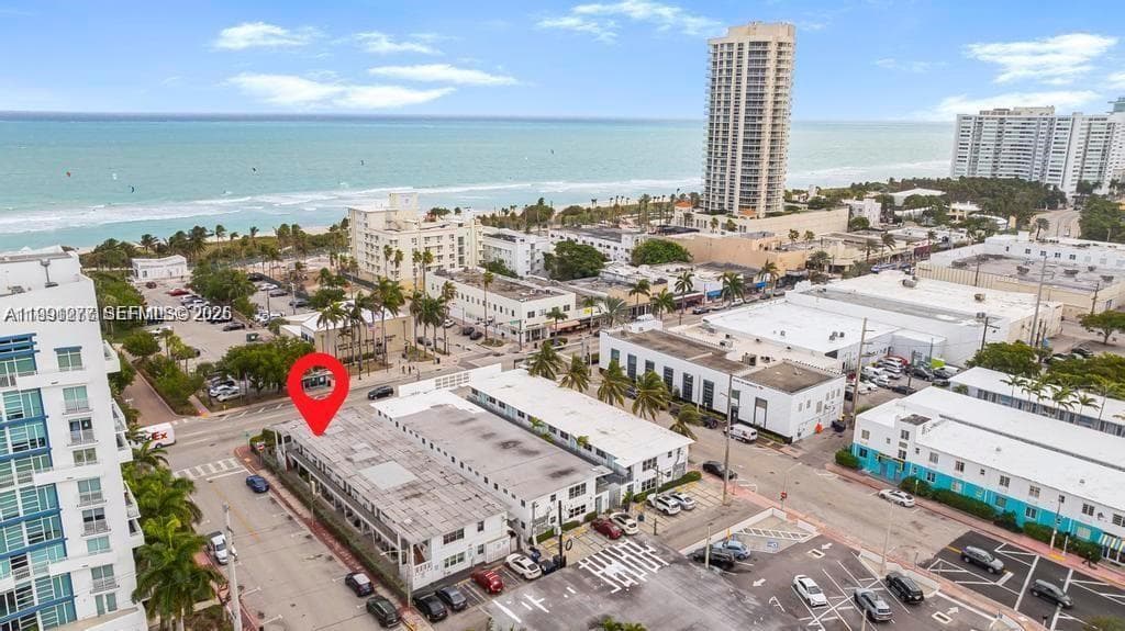 A11991277 — Miami Beach — 14