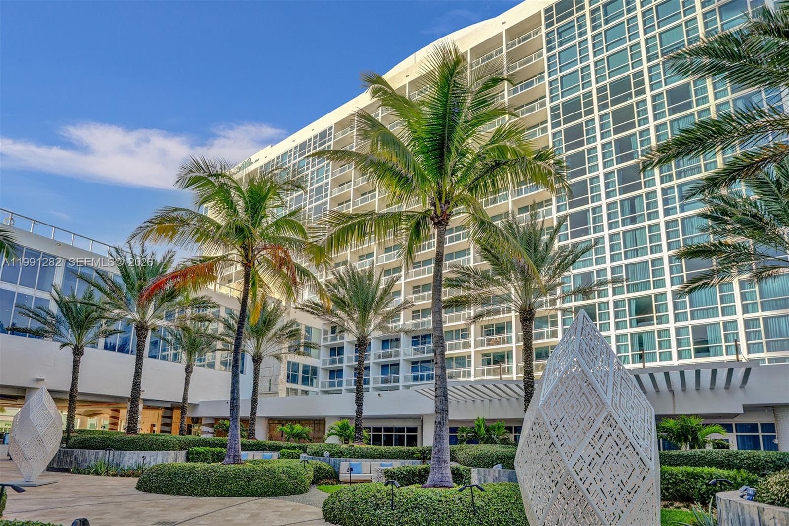 A11991282 — Miami Beach — 19