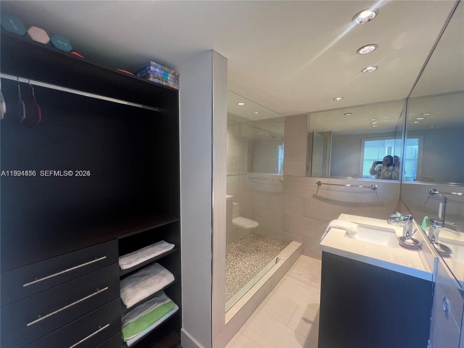 A11991456 — Miami Beach — 10
