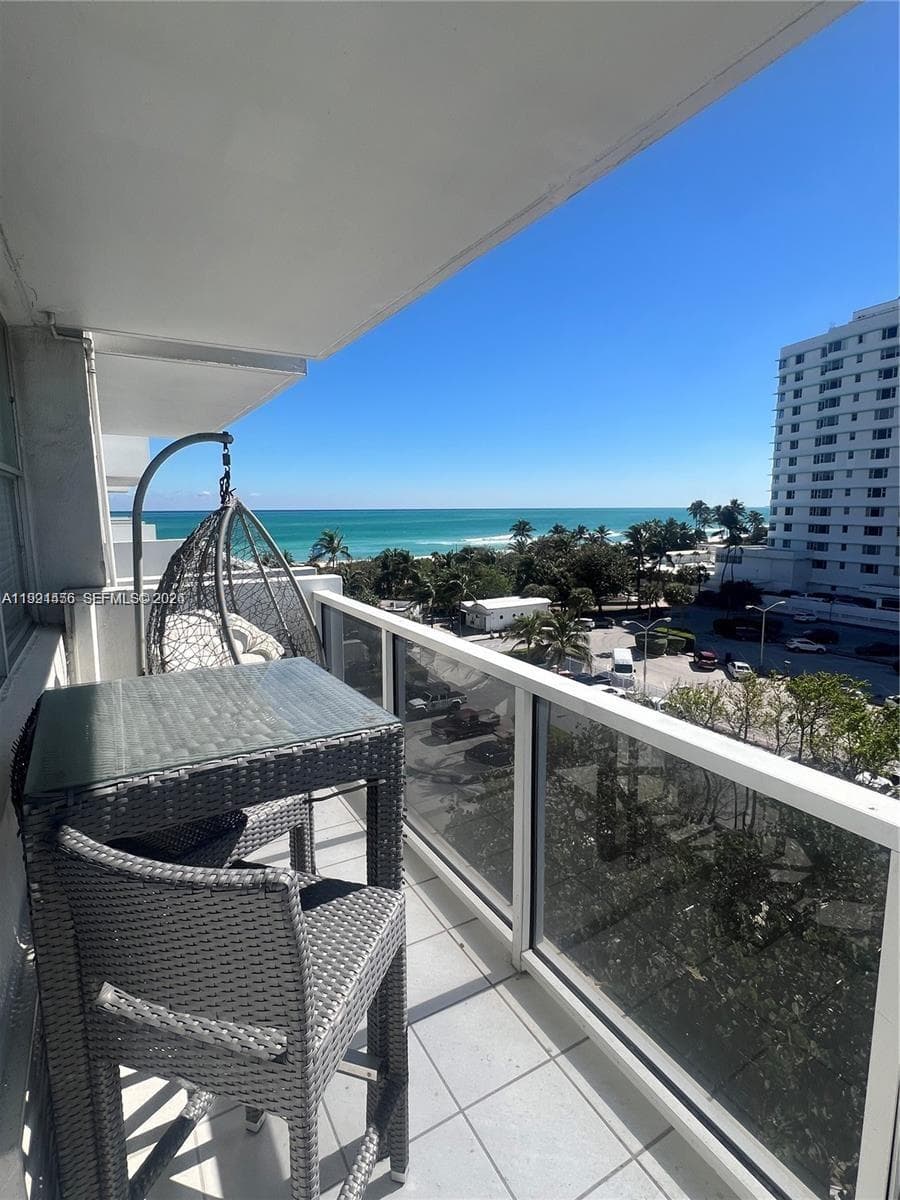 A11991456 — Miami Beach — 4
