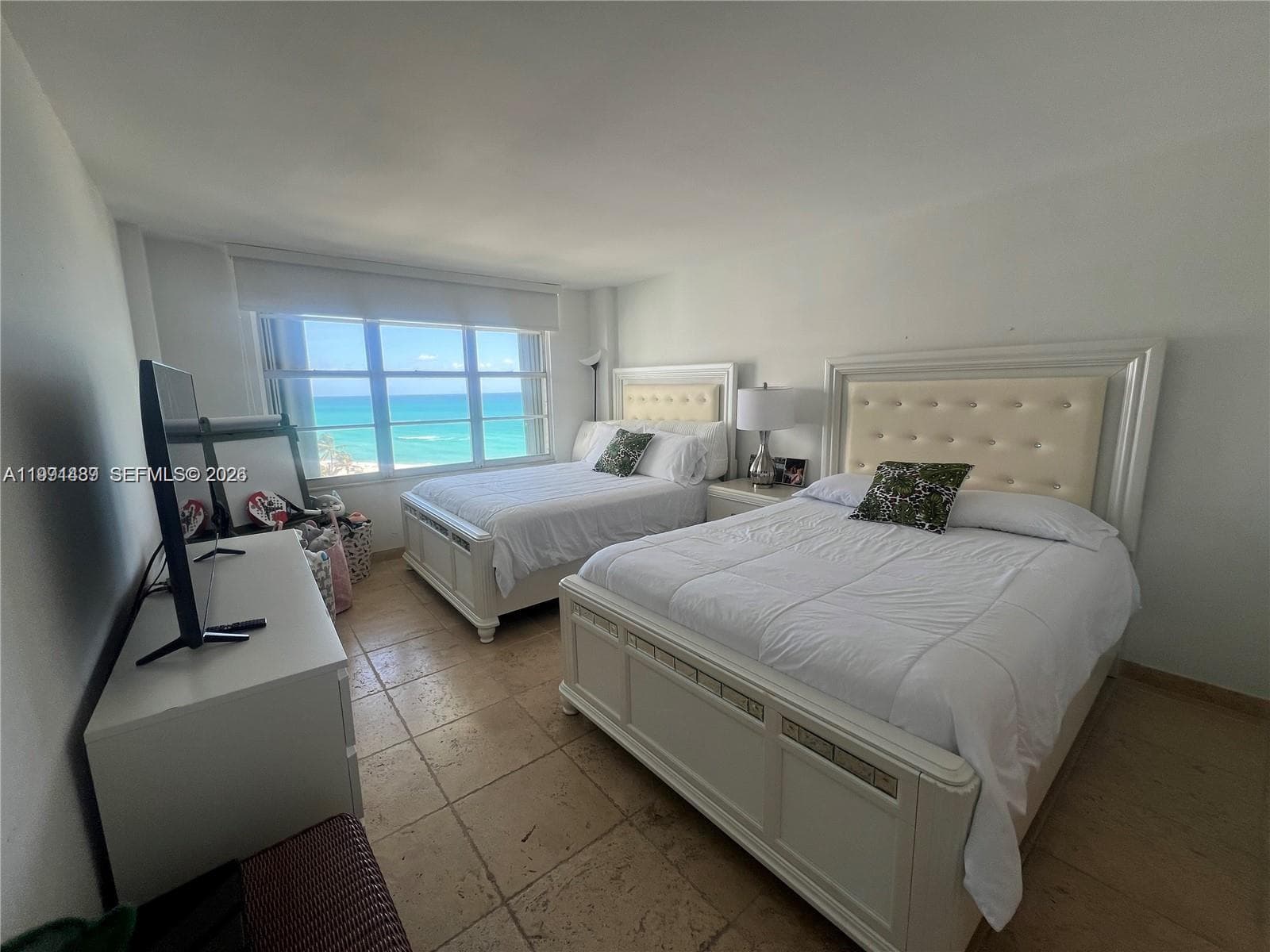 A11991489 — Miami Beach — 13