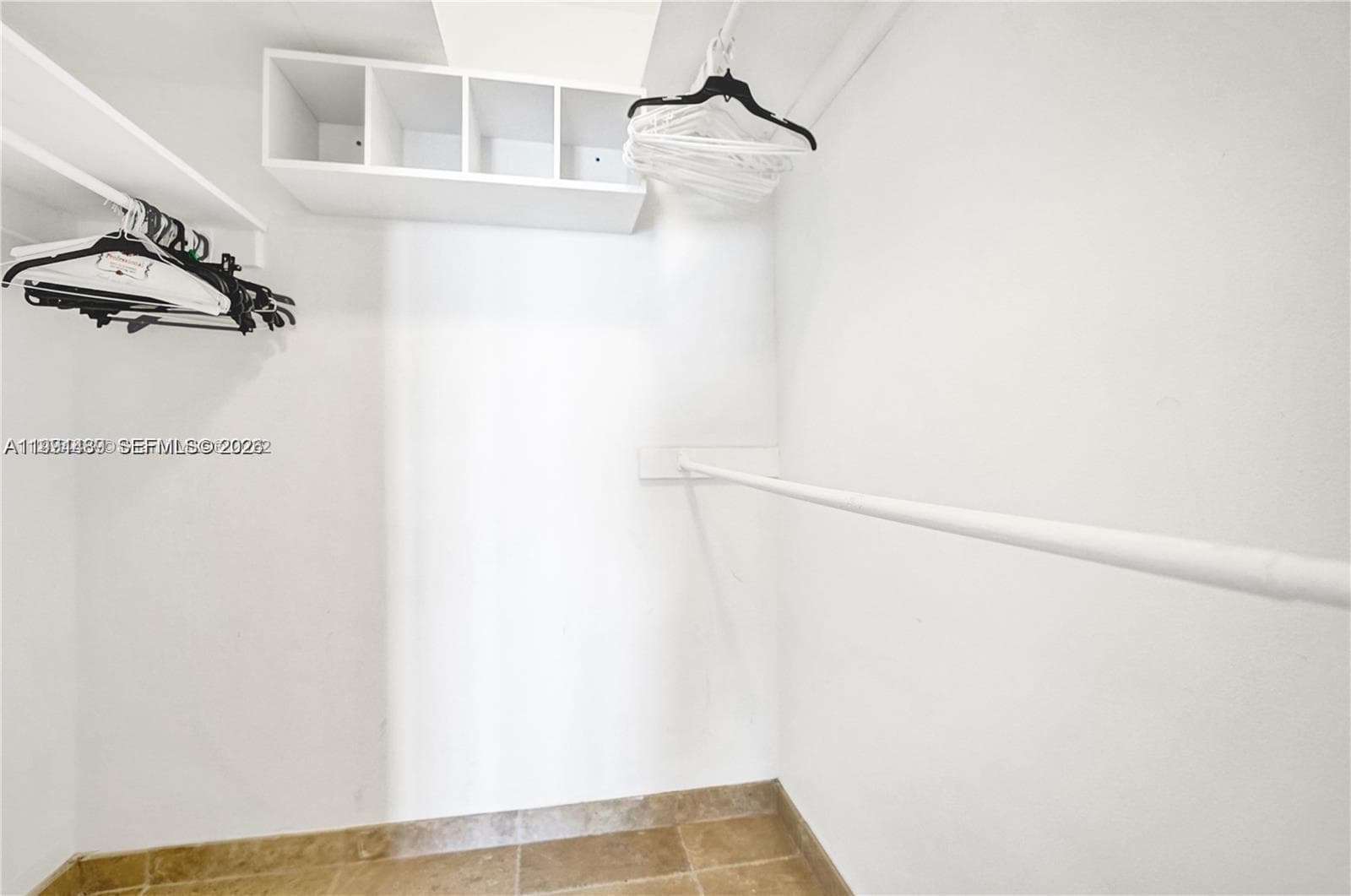 A11991489 — Miami Beach — 17