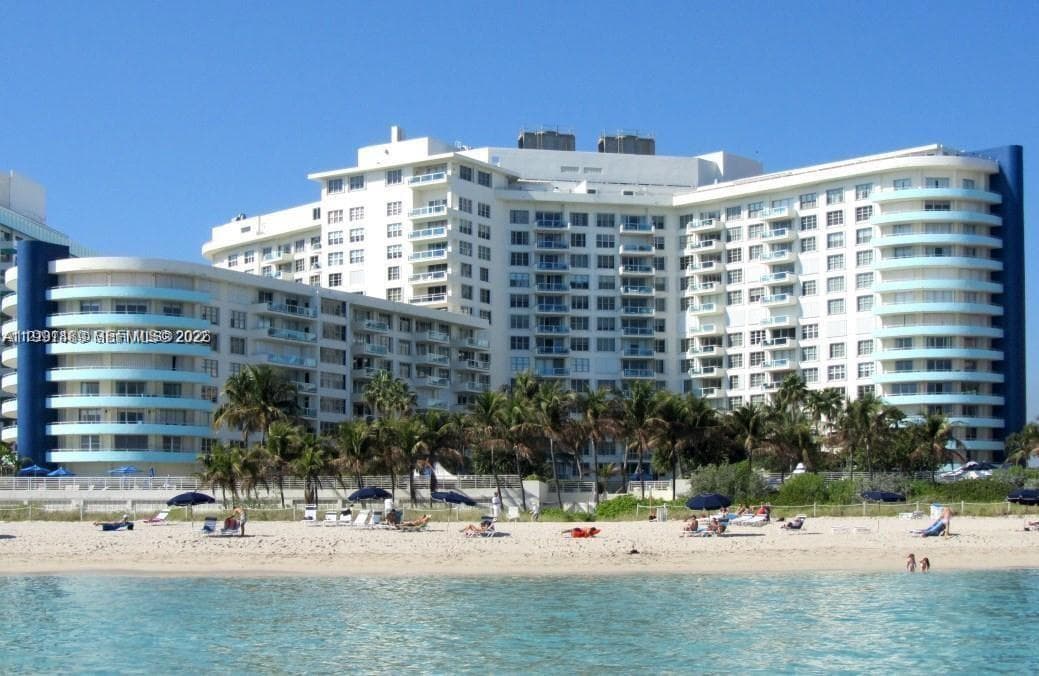 A11991489 — Miami Beach