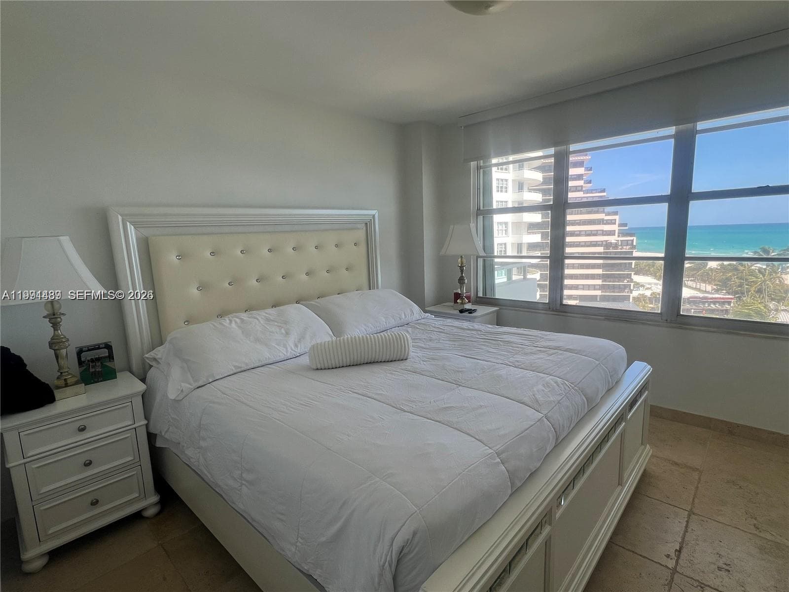 A11991489 — Miami Beach — 18