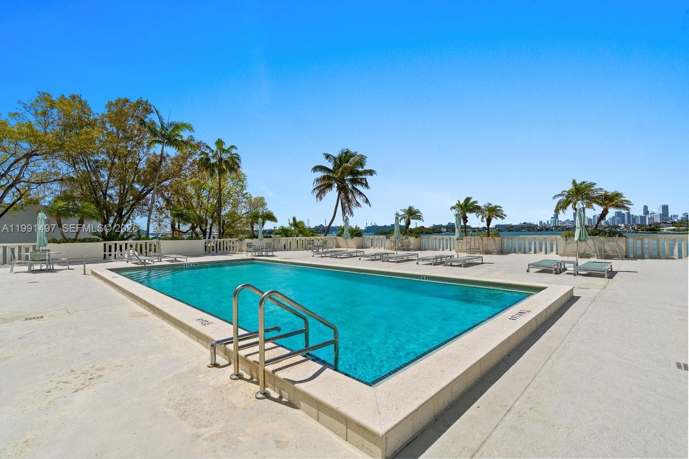 A11991497 — Miami Beach — 26