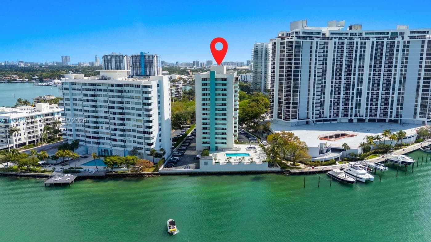 A11991497 — Miami Beach — 36