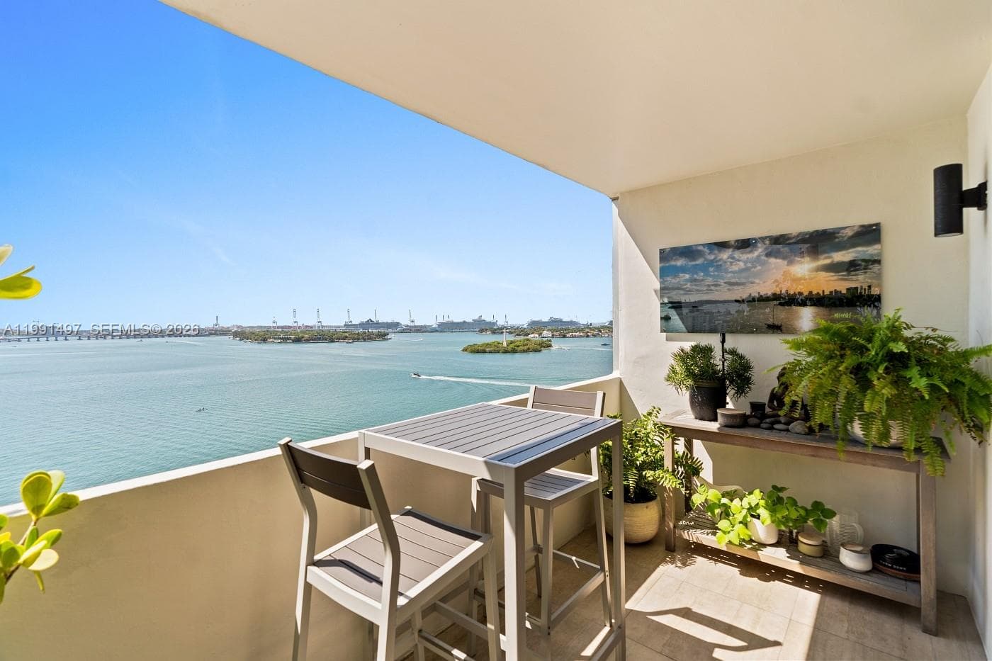 A11991497 — Miami Beach