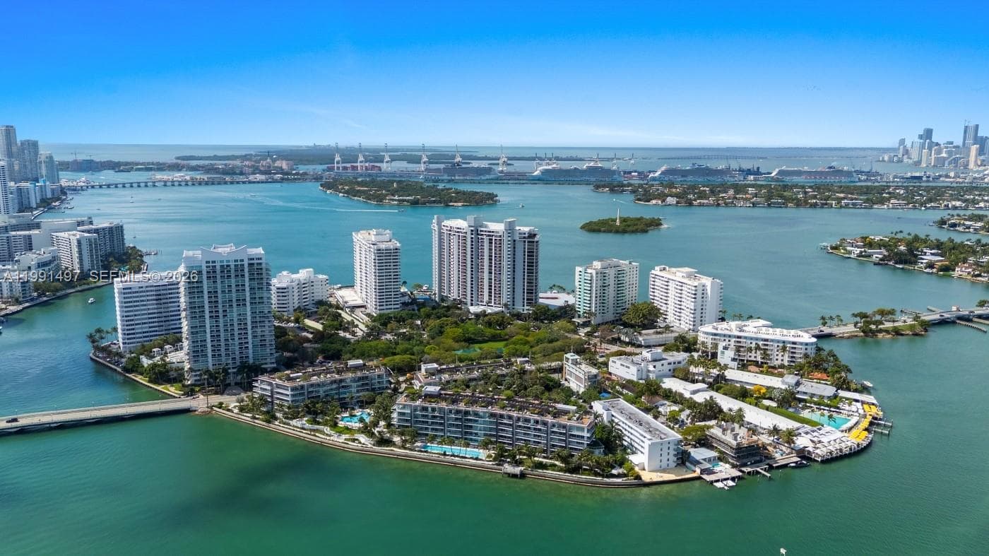 A11991497 — Miami Beach — 38