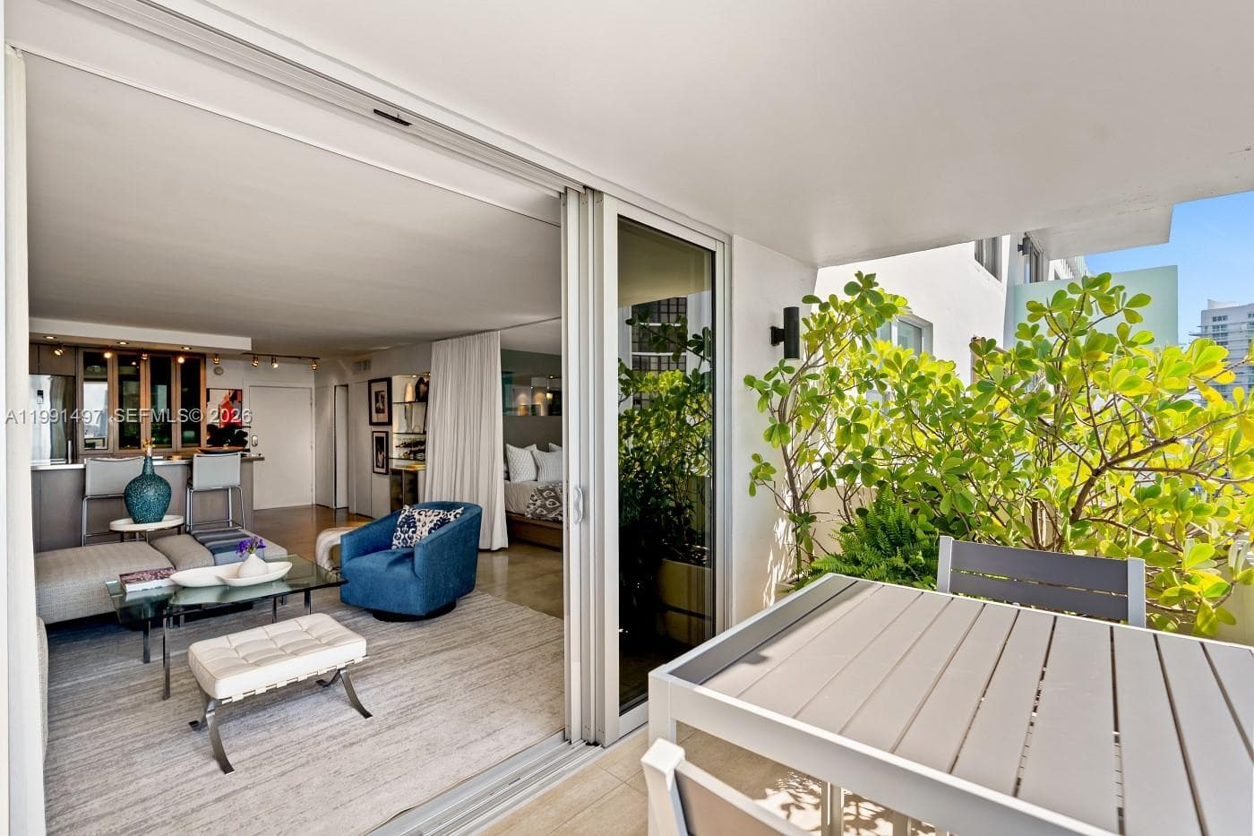 A11991497 — Miami Beach — 10